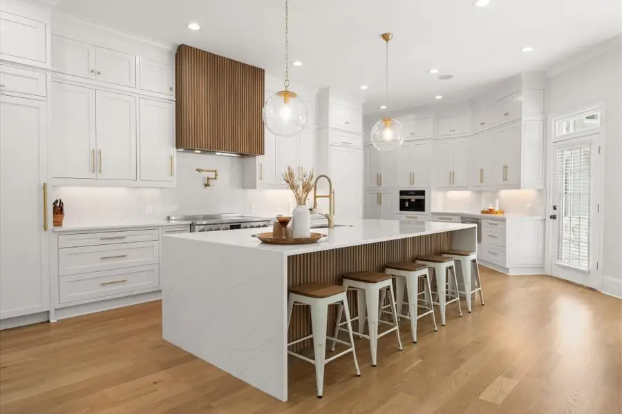 955 Tiverton Lane, Johns Creek, GA 30022 - Image #3