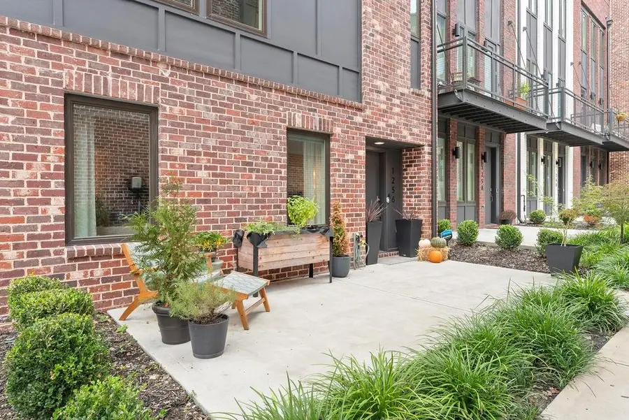 1256 Chelsea Circle Nw, Atlanta, GA 30318 - Image #3