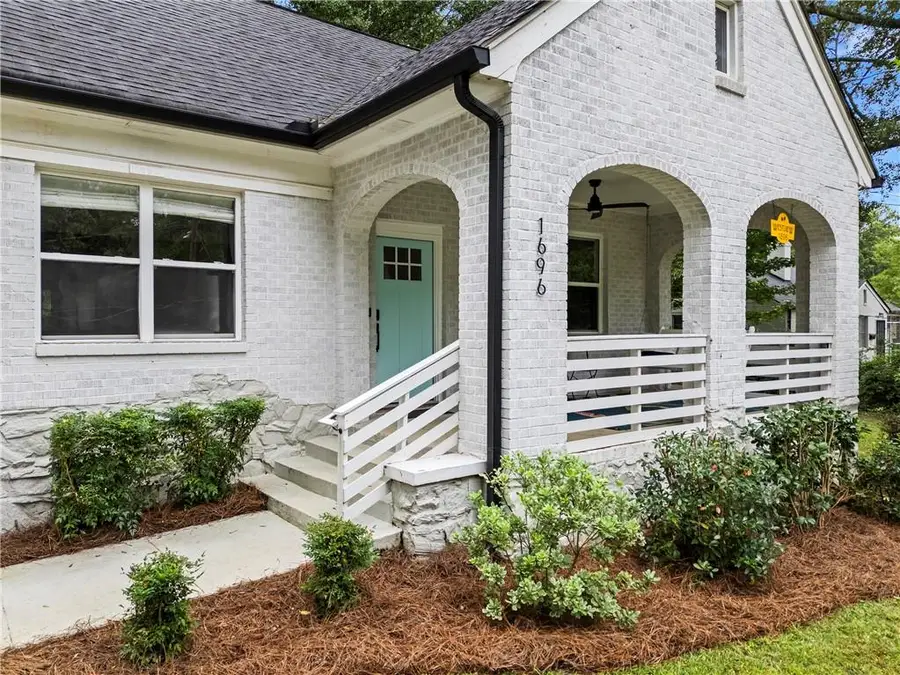 1696 Emerald Avenue Sw, Atlanta, GA 30310 - Image #2