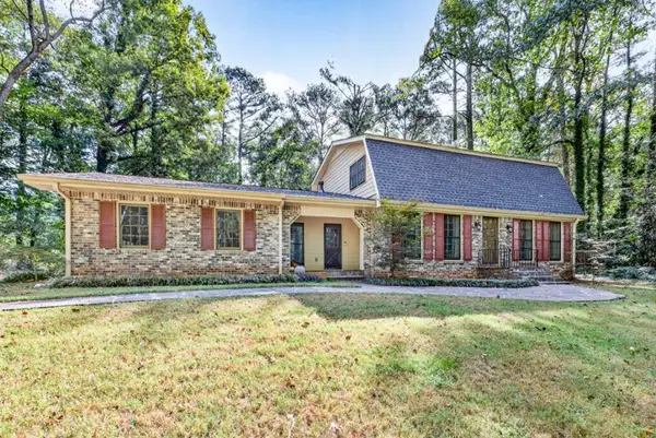 2037 Stoneleigh Drive, Stone Mountain, GA 30087