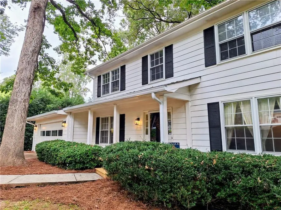 564 Deer Run Sw, Lilburn, GA 30047 - Image #2