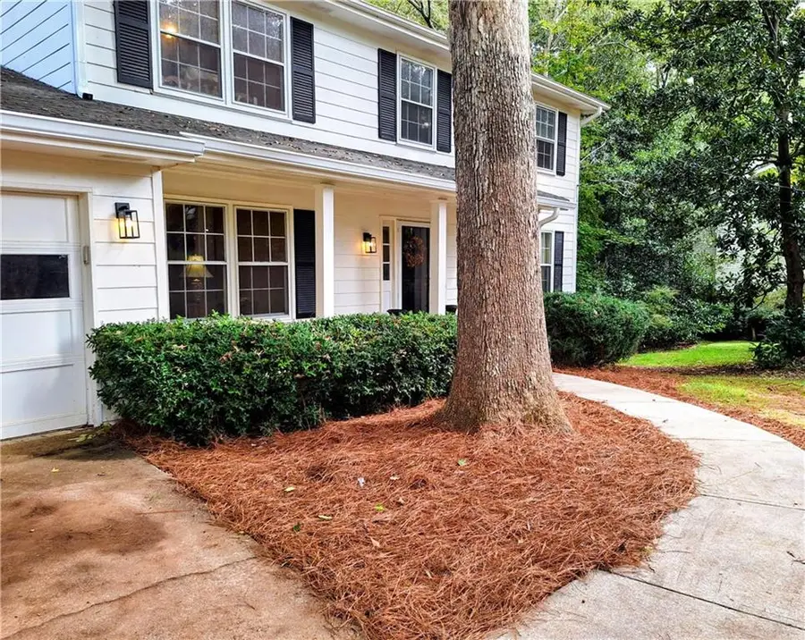 564 Deer Run Sw, Lilburn, GA 30047 - Image #3