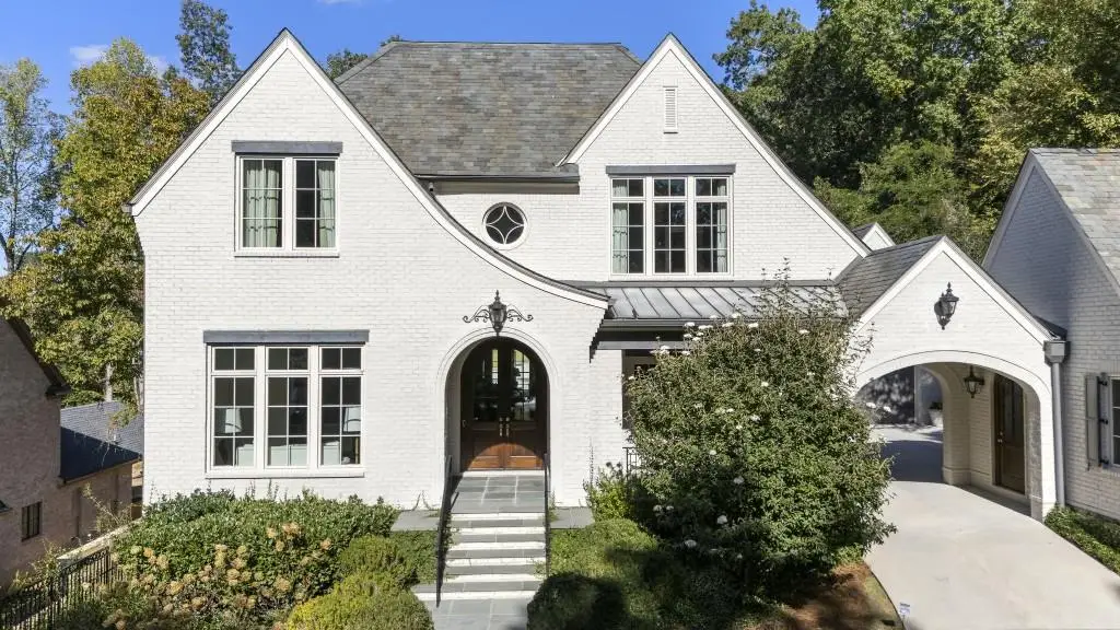 89 Blackland Road Nw, Atlanta, GA 30342 - Image #1