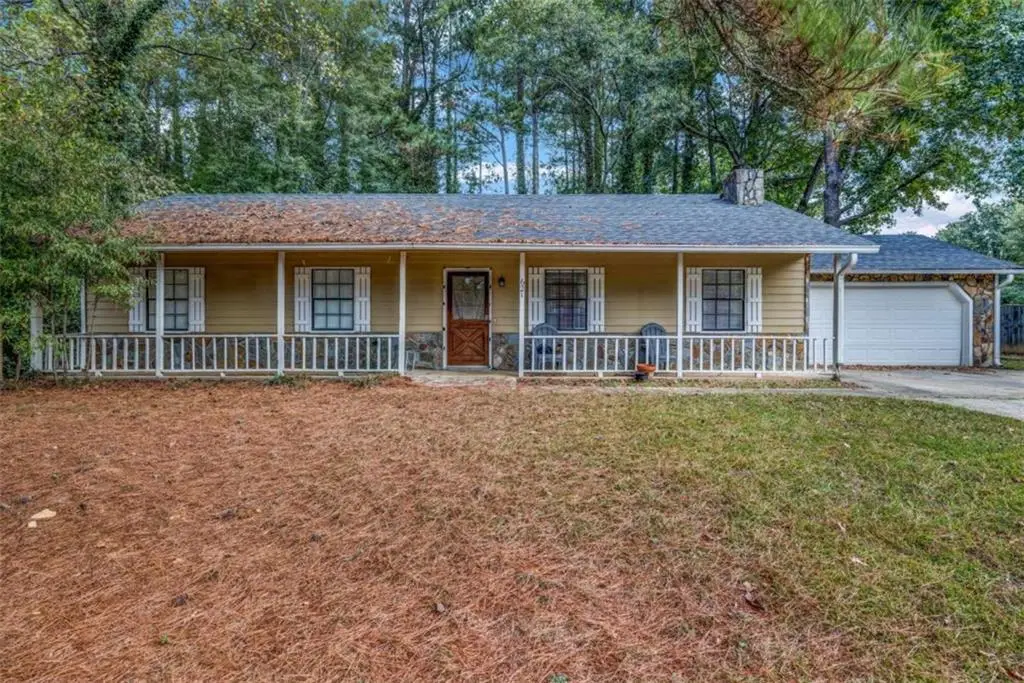 621 Blue Flag Lane, Fairburn, GA 30213 - Image #1