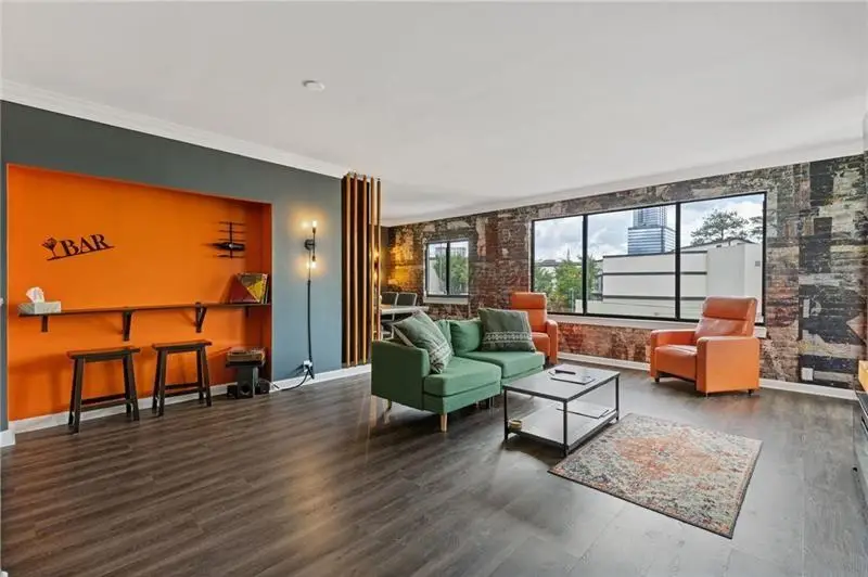 3481 Lakeside #901 Drive Ne, Atlanta, GA 30326 - Image #1