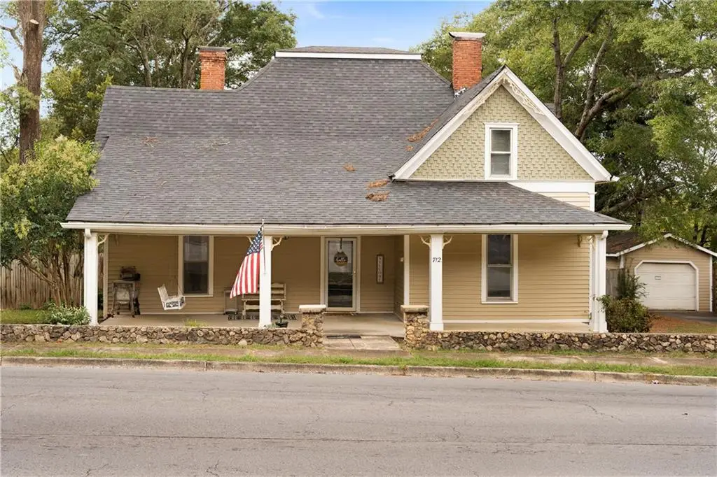 712 College Street, Calhoun, GA 30701 - #1