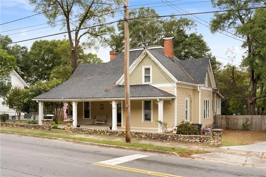 712 College Street, Calhoun, GA 30701 - #2