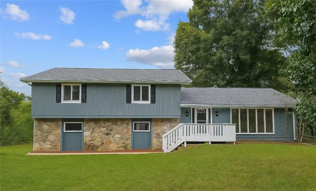 522 Foxmoor Drive Sw, Lilburn, GA 30047 - Image #1