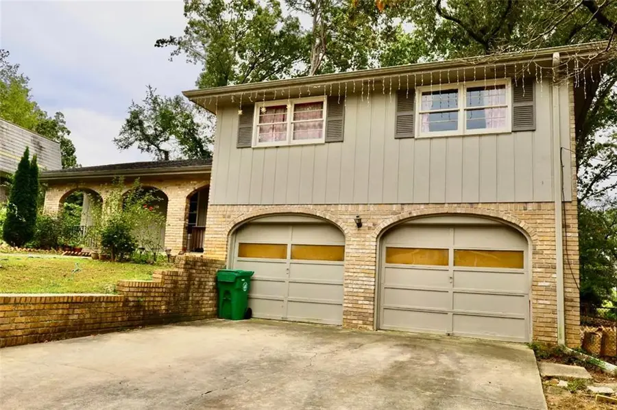 4027 Stoneview Circle, Stone Mountain, GA 30083 - Image #3