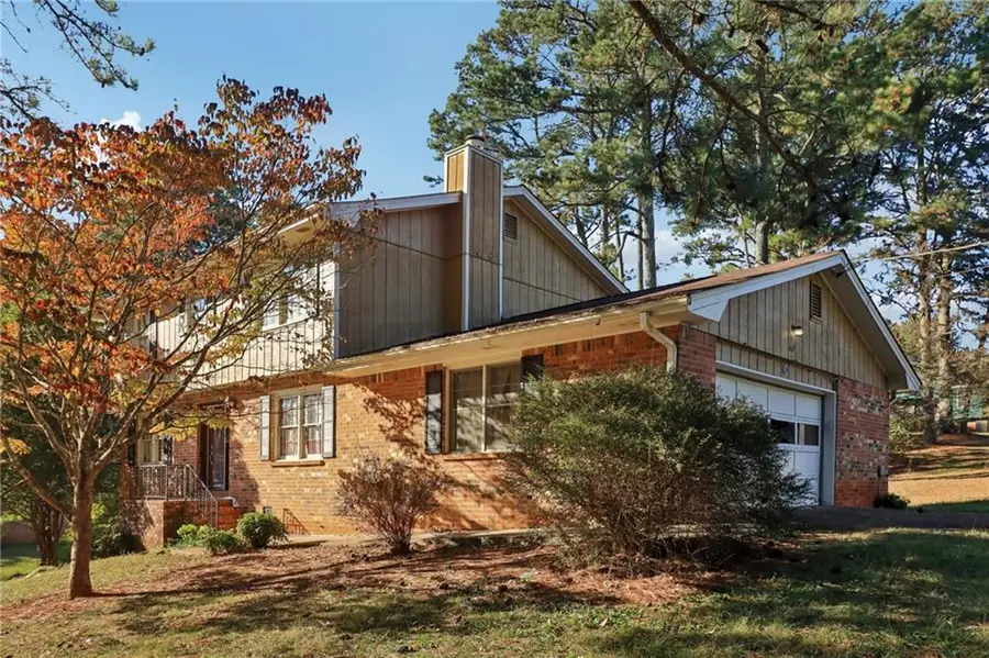 467 Oroarke Drive, Stone Mountain, GA 30088 - Image #2