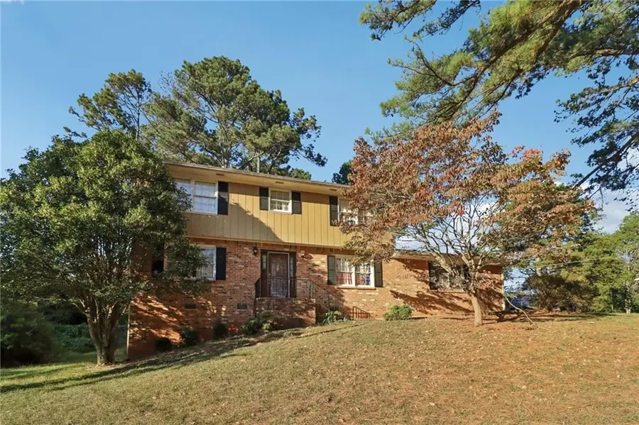 467 Oroarke Drive, Stone Mountain, GA 30088 - Image #3