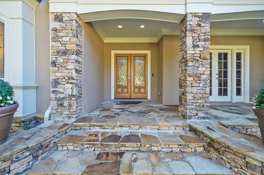 7025 Blackthorn Lane, Suwanee, GA 30024 - Image #3