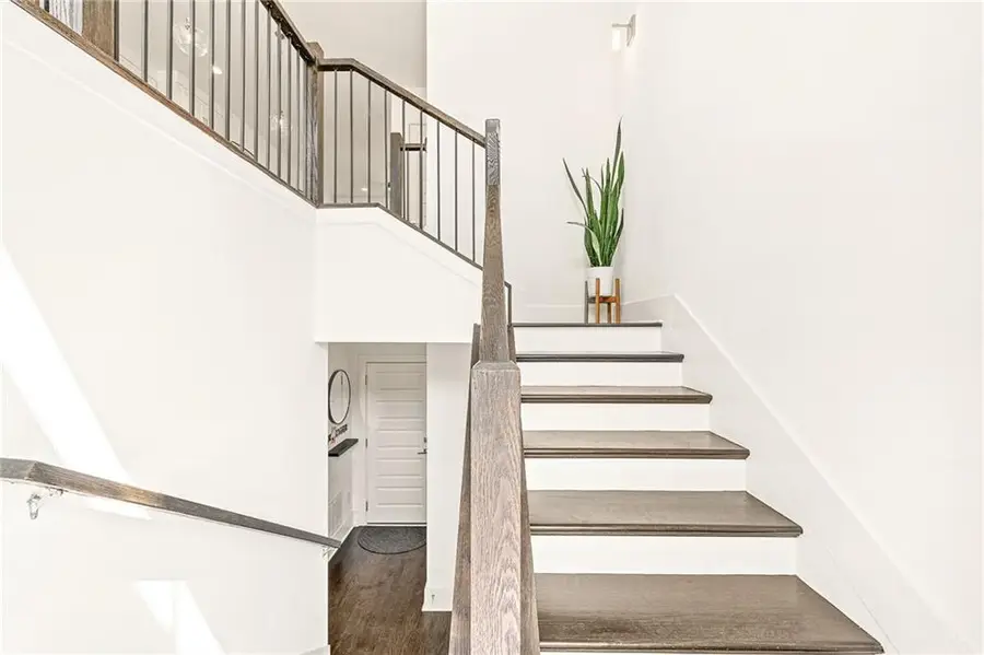 1801 Huntington Hills Lane Nw, Atlanta, GA 30309 - Image #2