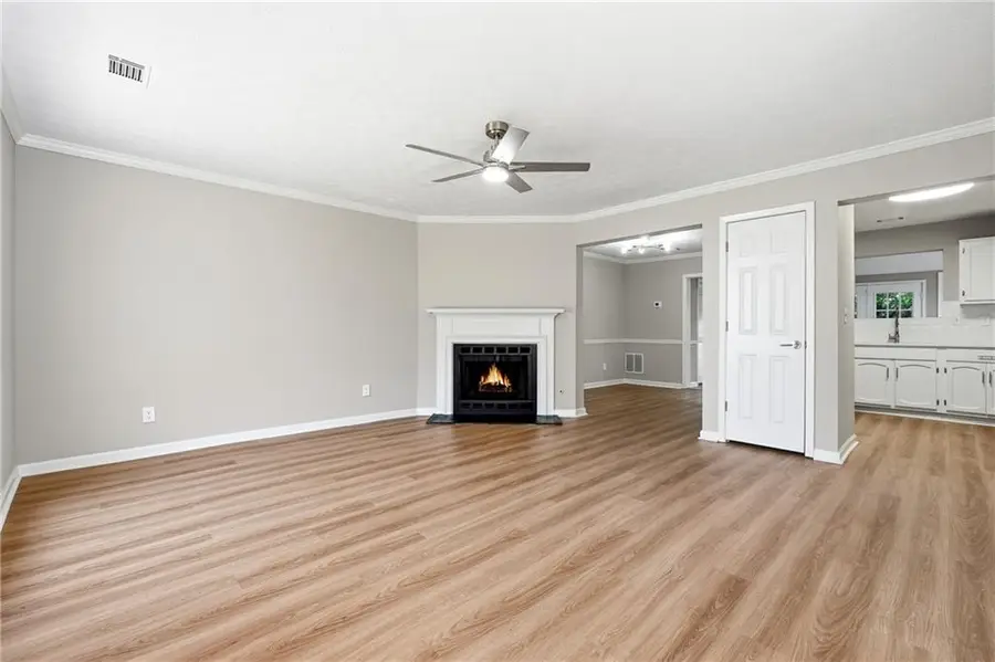 5651 Wells Circle, Stone Mountain, GA 30087 - Image #2