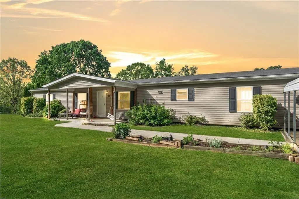 1575 Davis Road W, Fairmount, GA 30139 - #1