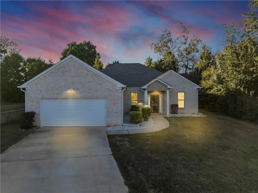 808 Cambridge Way, McDonough, GA 30253 - Image #2