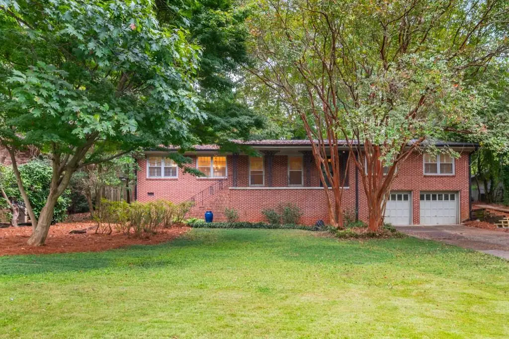 1077 Vistavia Circle, Decatur, GA 30033 - Image #1