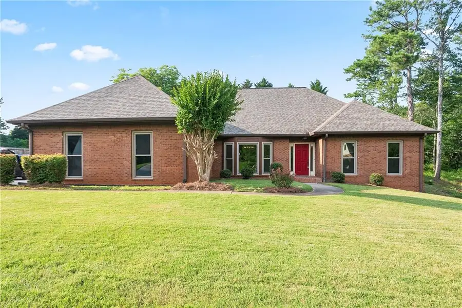 300 Saddle Creek Lane, Roswell, GA 30076 - Image #2
