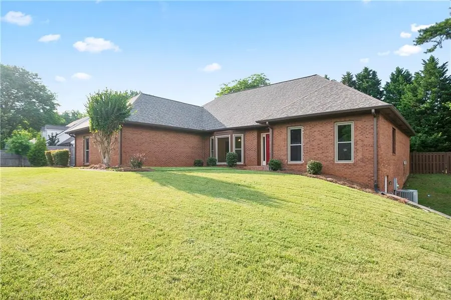 300 Saddle Creek Lane, Roswell, GA 30076 - Image #3