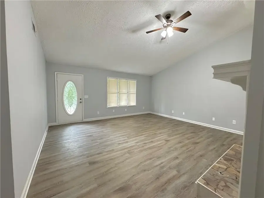 321 Knollwood Lane, Woodstock, GA 30188 - Image #3