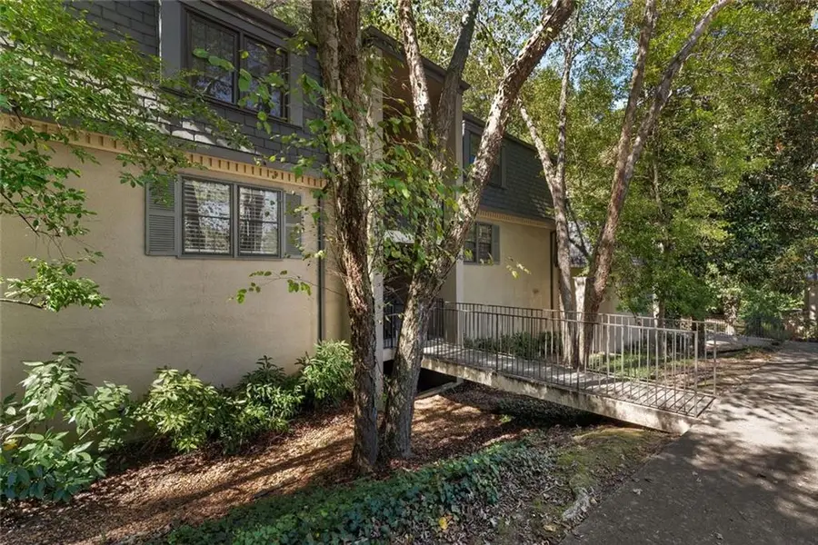 143 Amherst Place Nw, Atlanta, GA 30327 - Image #3
