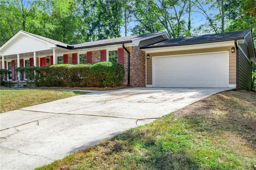 4889 Fairforest Drive, Stone Mountain, GA 30088 - Image #3