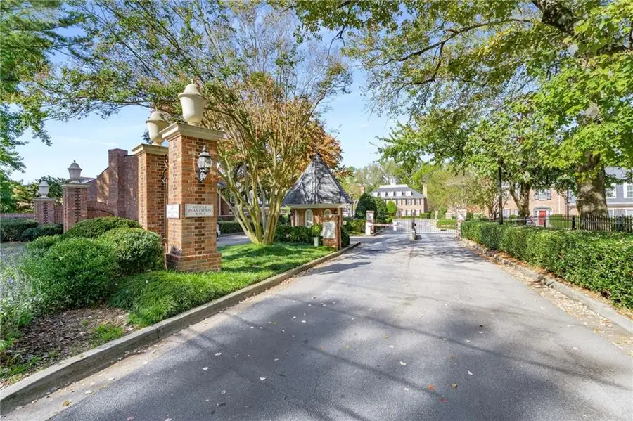 6 Scotland Place Nw, Atlanta, GA 30318 - Image #2