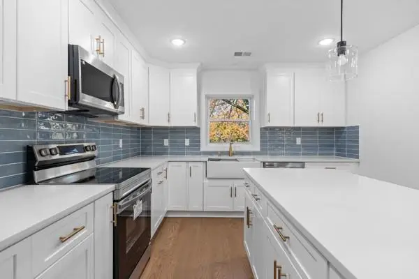 3724 Clarks Bridge Road, Gainesville, GA 30506