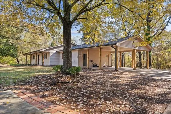 3724 Clarks Bridge Road, Gainesville, GA 30506 - Image #2