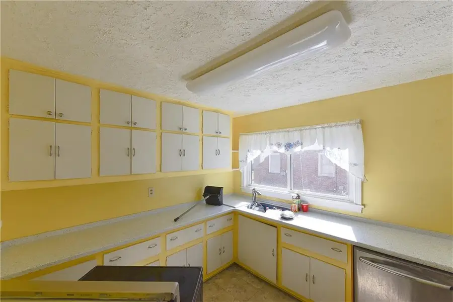 3049 Cloverhurst Drive, Atlanta, GA 30344 - #3