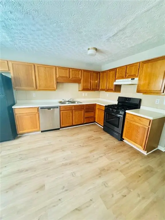 146 Willow Stream Court, Roswell, GA 30076 - Image #2