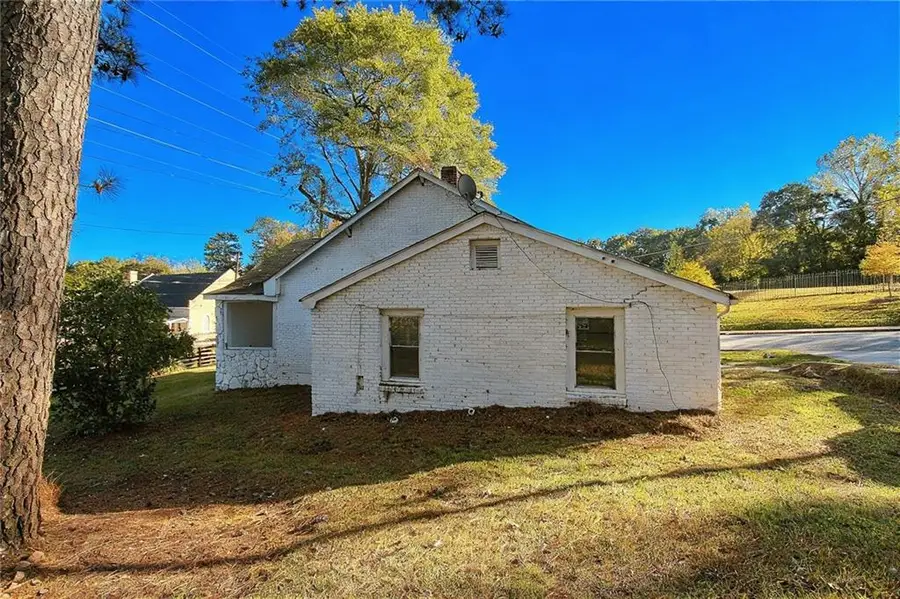 602 W Lake Avenue Nw, Atlanta, GA 30318 - Image #3