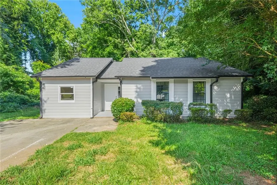 3909 S Creek Court, Stone Mountain, GA 30083 - Image #2