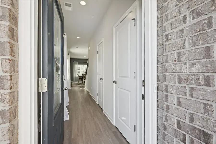 427 Lanier Circle, Woodstock, GA 30189 - Image #2