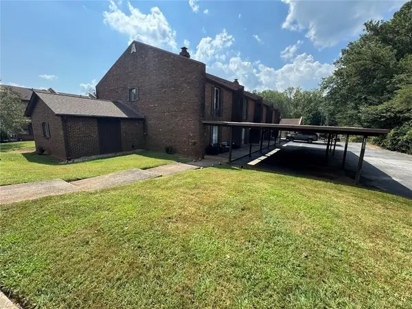 19 A Little Mountain Village, Ellenwood, GA 30294