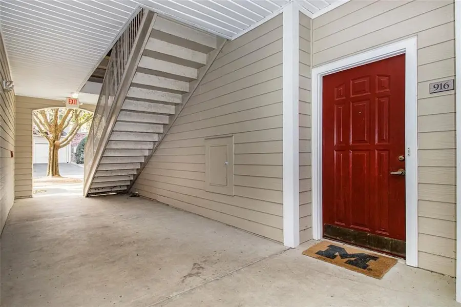 916 Sandringham Drive, Alpharetta, GA 30004 - Image #3