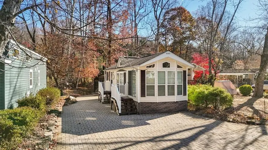 130 Creekview Drive, Cleveland, GA 30528 - Image #2