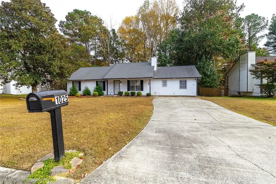 1025 Hunters Oak Trail, Sugar Hill, GA 30518 - Image #3
