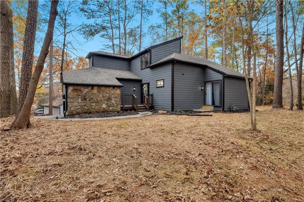 4300 Inverness Court Ne, Roswell, GA 30075 - Image #1