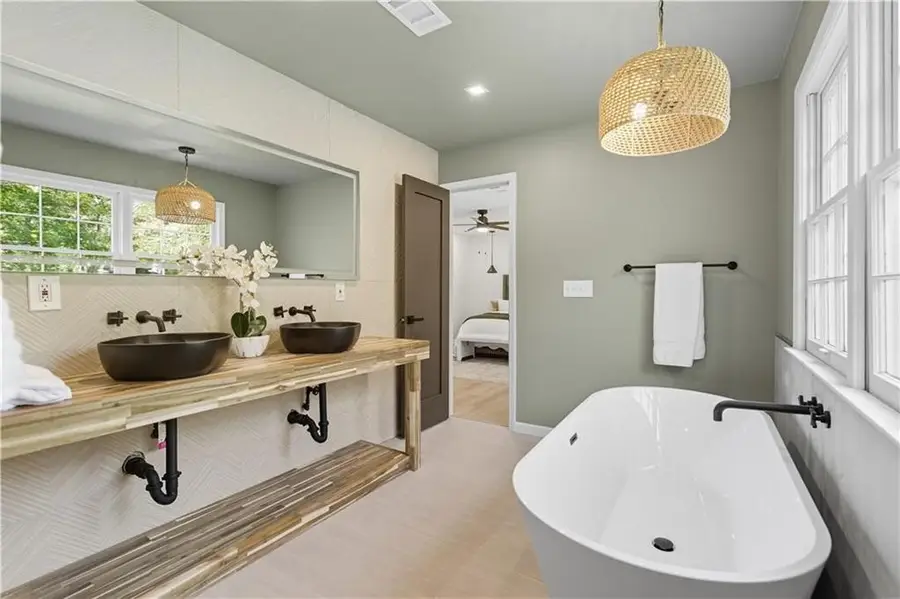 1198 Seminary Drive Sw, Marietta, GA 30064 - Image #2