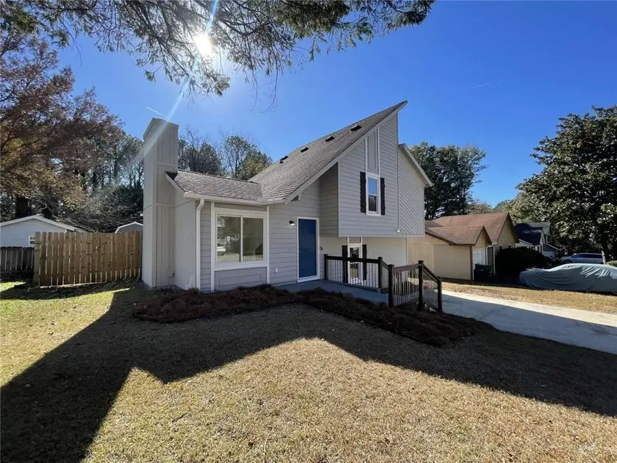 719 Durham Crossing, Stone Mountain, GA 30083 - Image #2