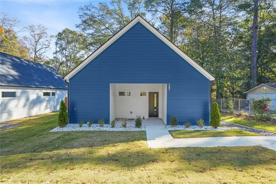 581 Woods Drive Nw, Atlanta, GA 30318 - Image #2