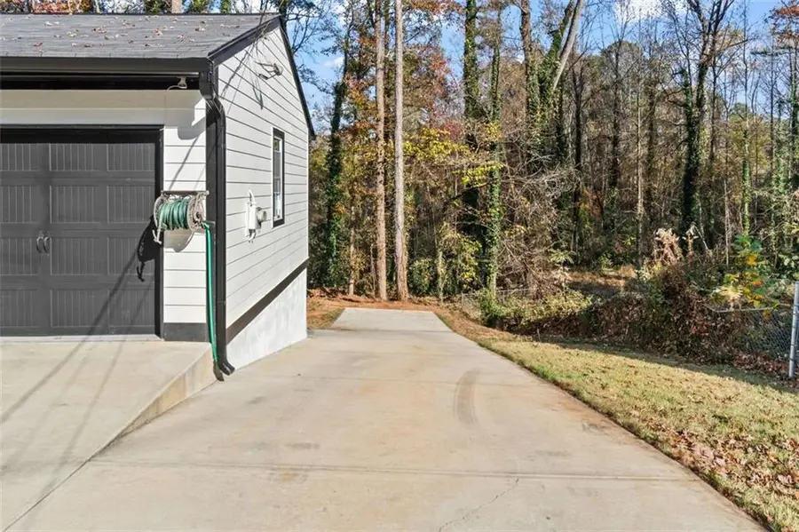 1018 Fellsridge Court, Stone Mountain, GA 30083 - Image #3