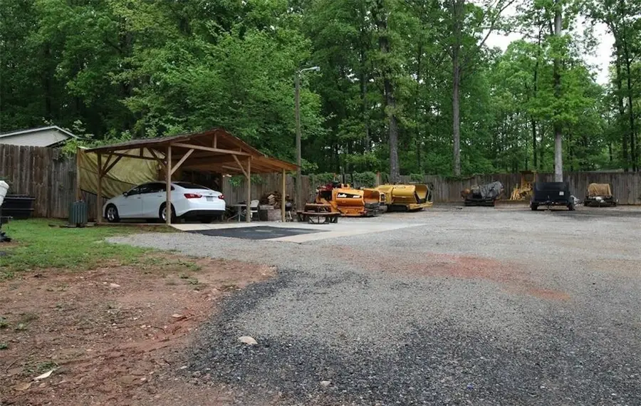 208 Holliday Way, Carrollton, GA 30116 - Image #3