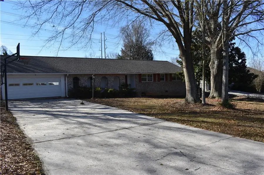 2479 Kingsland Drive, Dunwoody, GA 30360 - Image #2