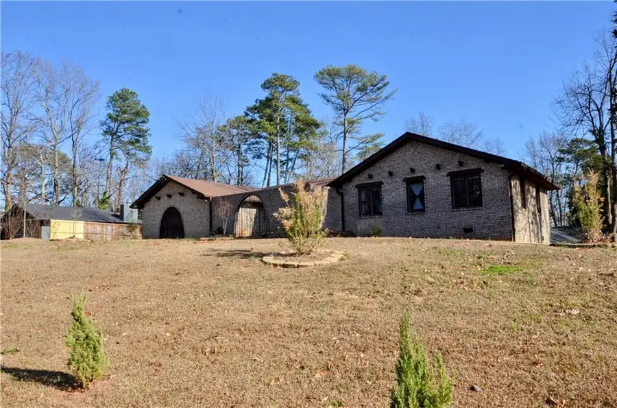 4296 Linda Lane Sw, Lilburn, GA 30047 - Image #2