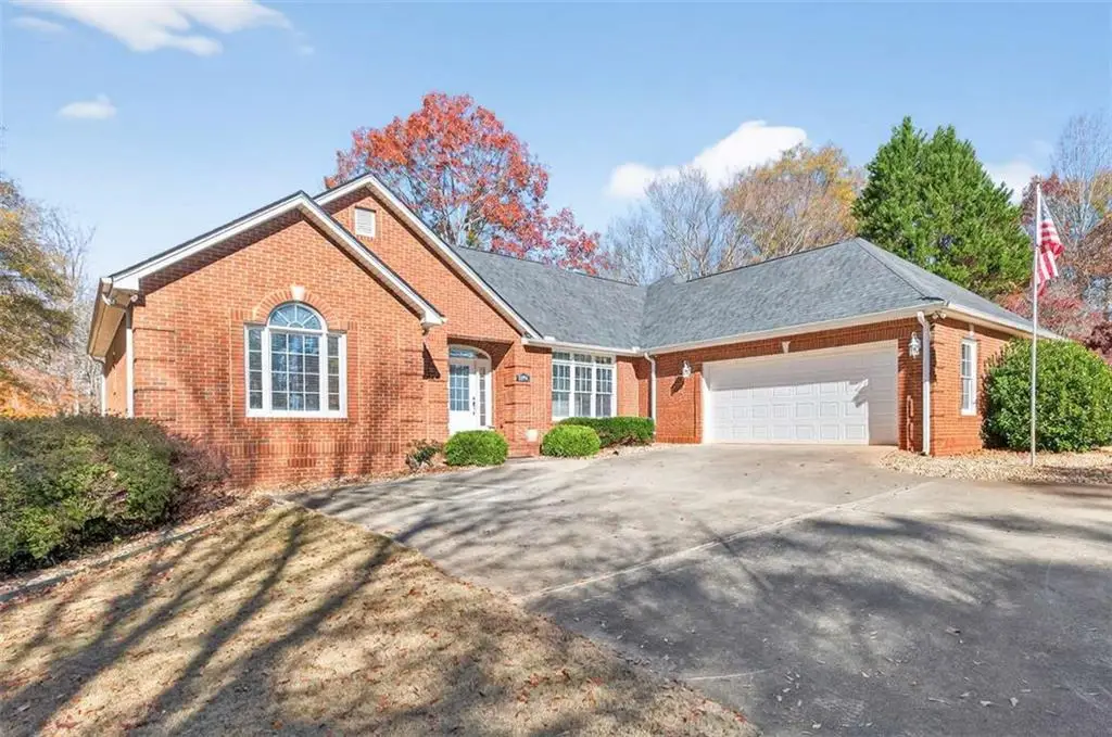 301 Oak Ridge Drive, Maysville, GA 30558 - Image #1