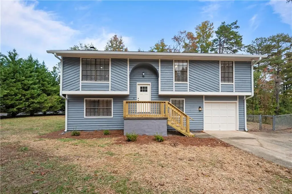 2432 Mistletoe Lane, Snellville, GA 30039 - Image #1