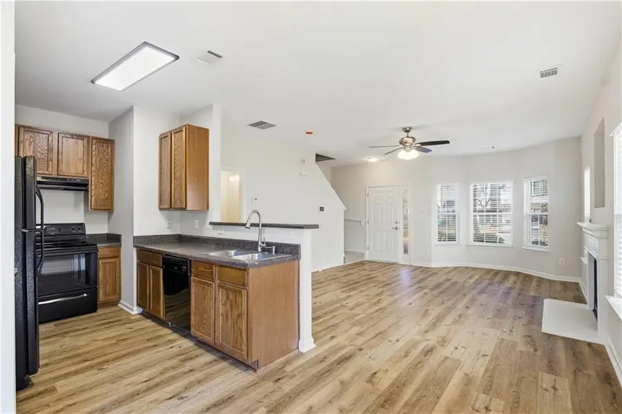 390 Brookview Drive, Riverdale, GA 30274 - Image #2