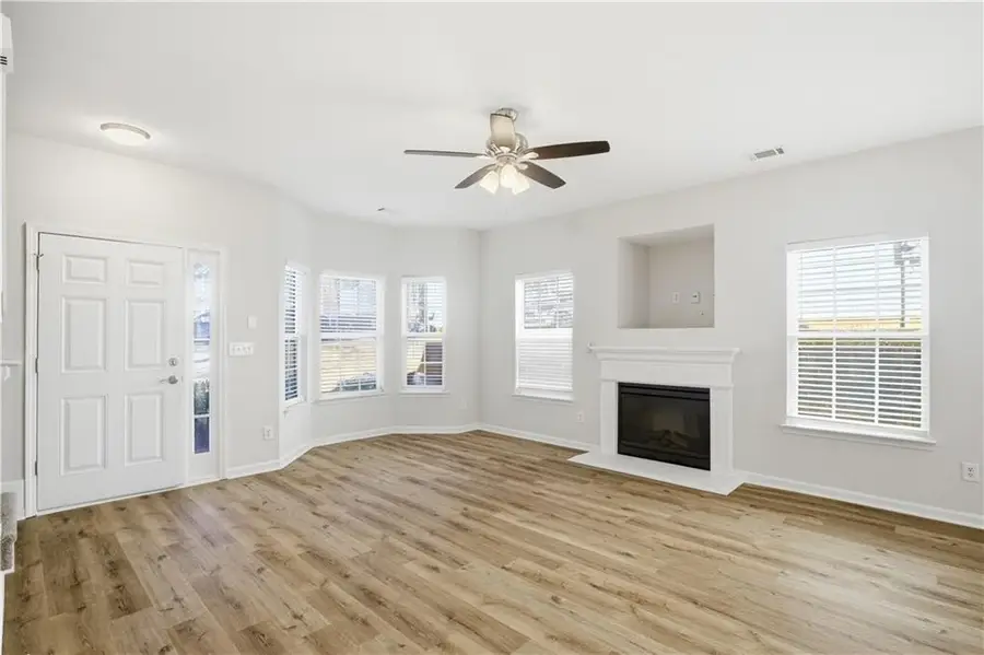 390 Brookview Drive, Riverdale, GA 30274 - Image #3